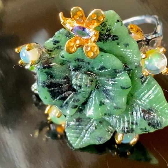 Luxurious Genuine Ruby Zoisite Ring with Gems - Picture 16 of 17